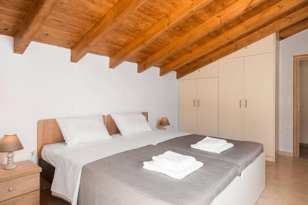 Alexandra Apartment